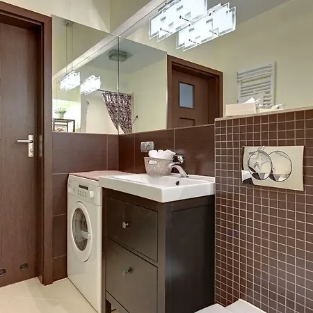 Blue Mandarin Wood غدينيا